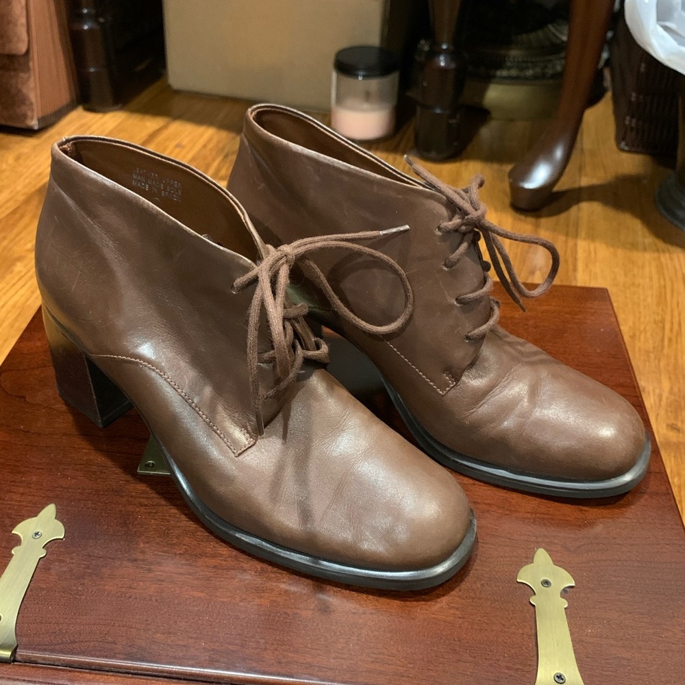 Vintage Etienne Aigner Leather Lace Up Booties